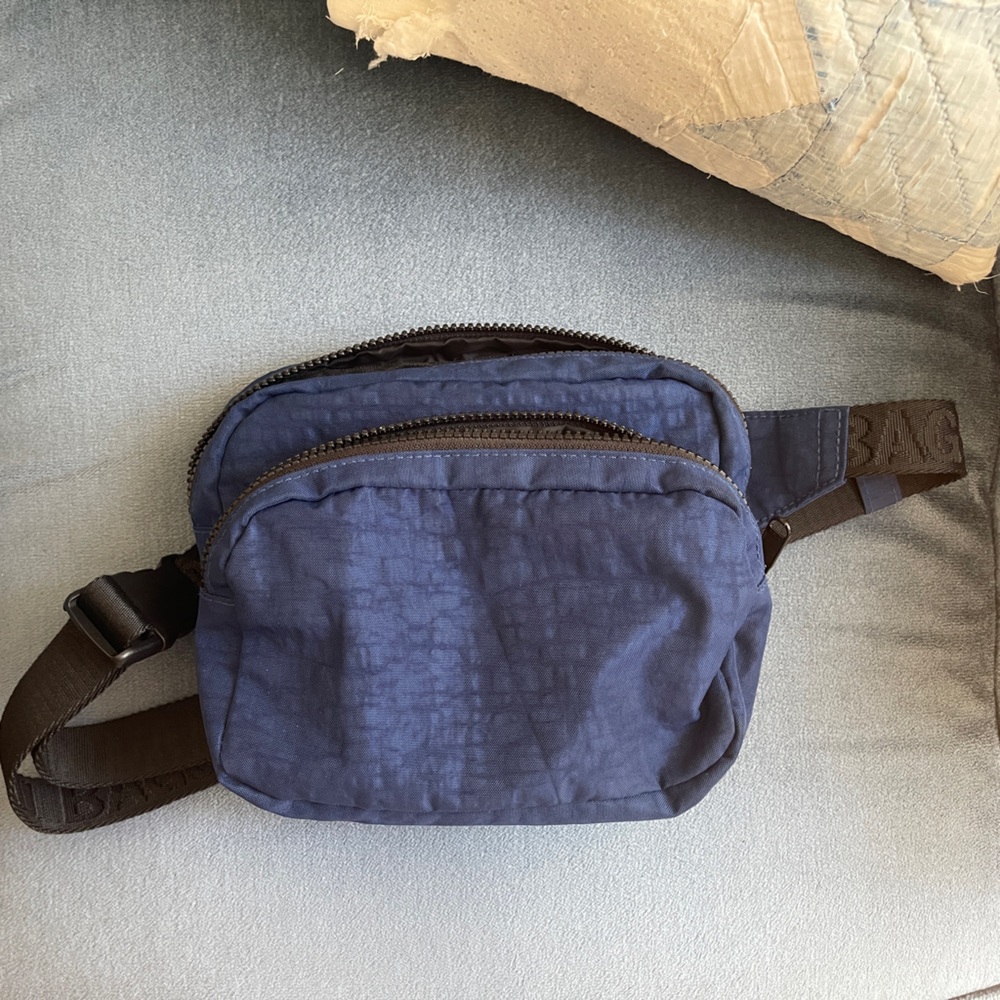 Baggu Fanny back in Blue.